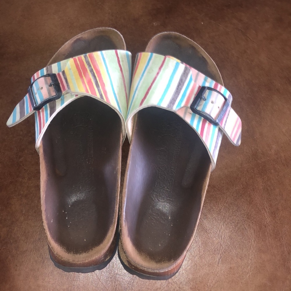 Sandals - Picture 2 of 3
